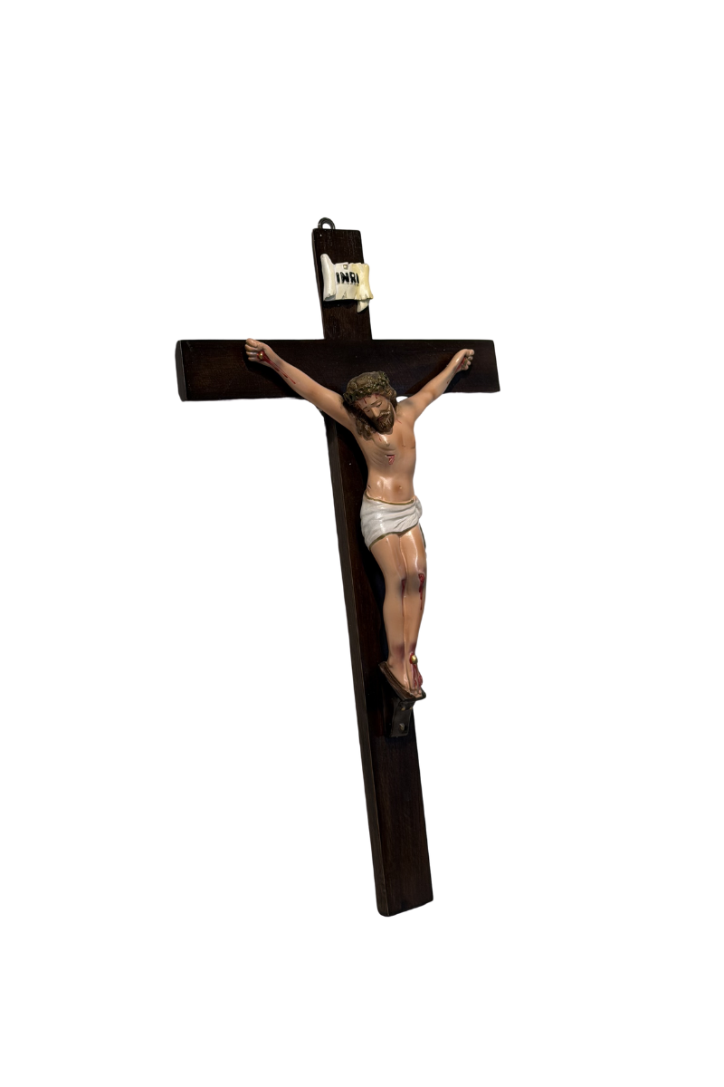 Cristo de fibra de vidrio con cruz de madera