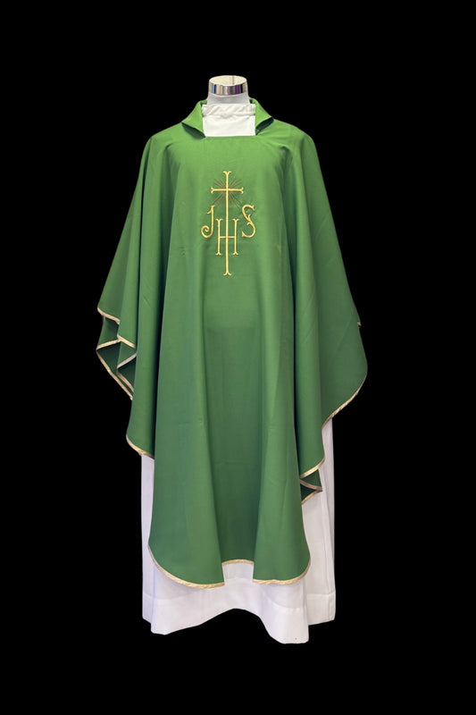 Casulla de poliéster con bordado "JHS"