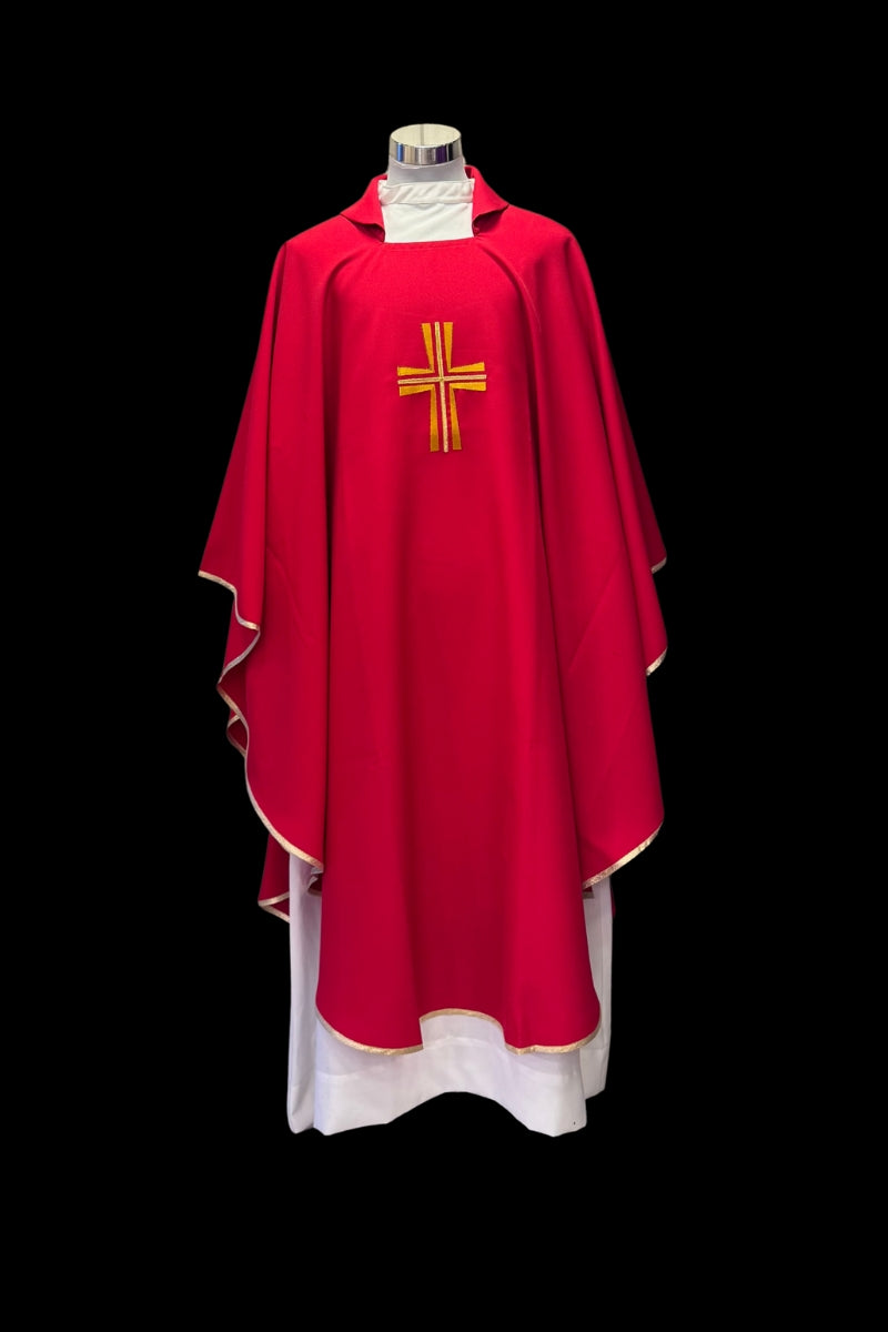 Casulla de poliéster con bordado cruz