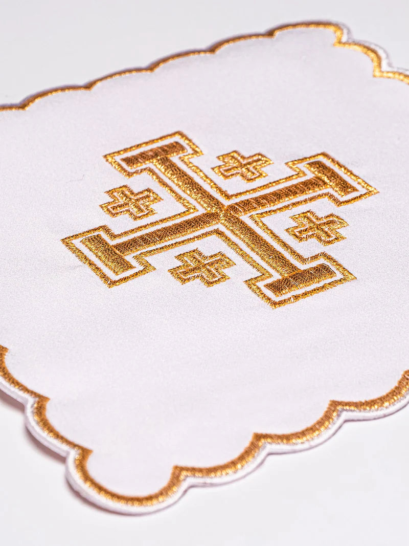 Juego de Palias con la cruz de Jerusalén bordada