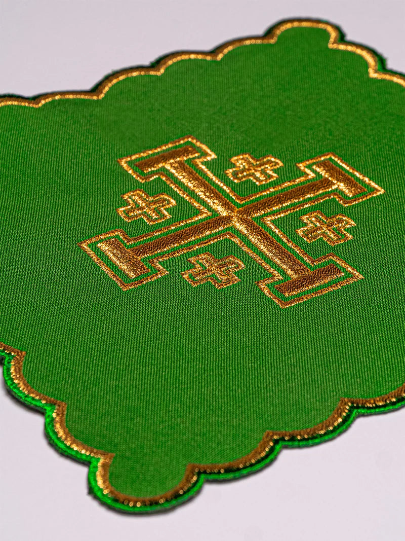 Juego de Palias con la cruz de Jerusalén bordada