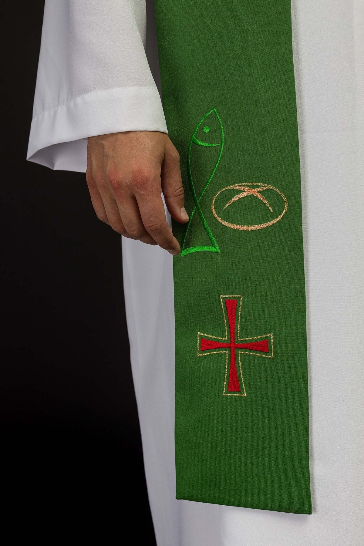 Estola sacerdotal bordada en color con cruz de pan y pez