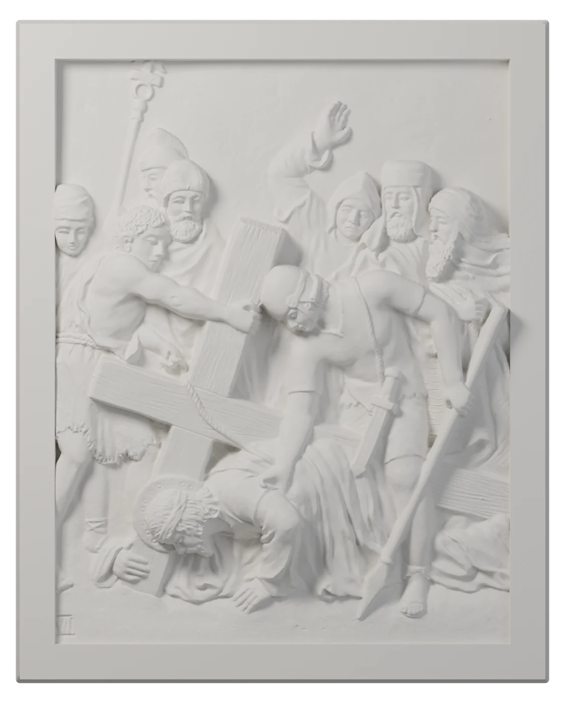 Estación VII del Vía Crucis en relieve blanco: Jesús cae por segunda vez