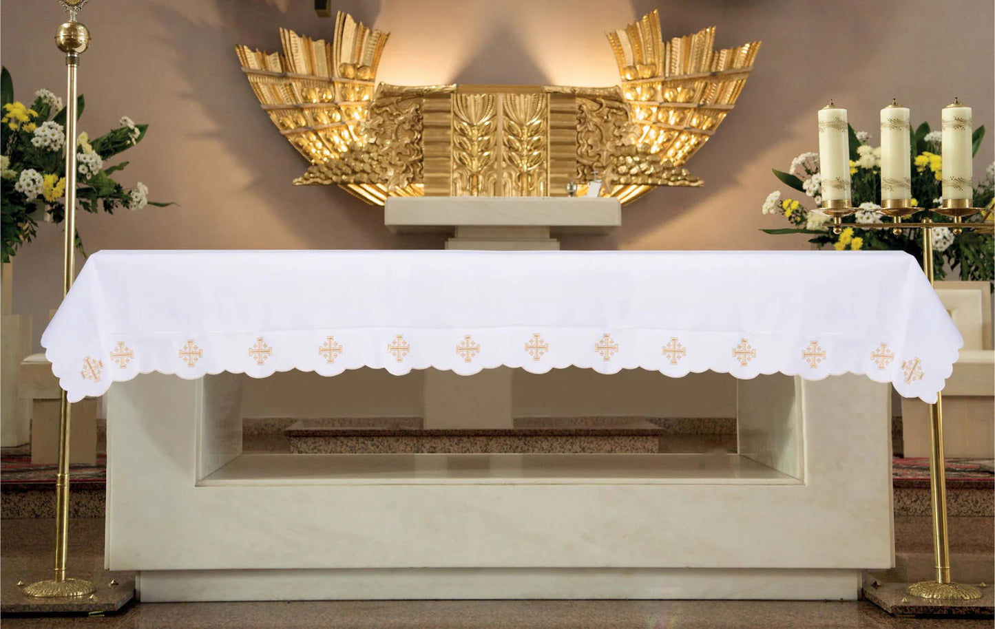 Mantel de altar con bordado de cruces de Jerusalén